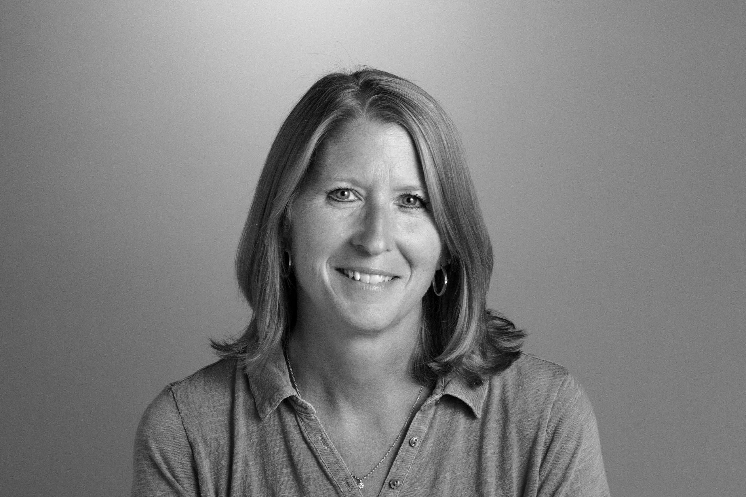 Jennifers headshot in black and white